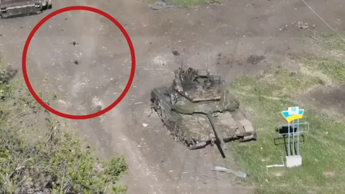 Ni cazas ni misiles: así destruyen tres drones ucranianos "de juguete" que valen 500 dólares un tanque ruso de 4,5 millones