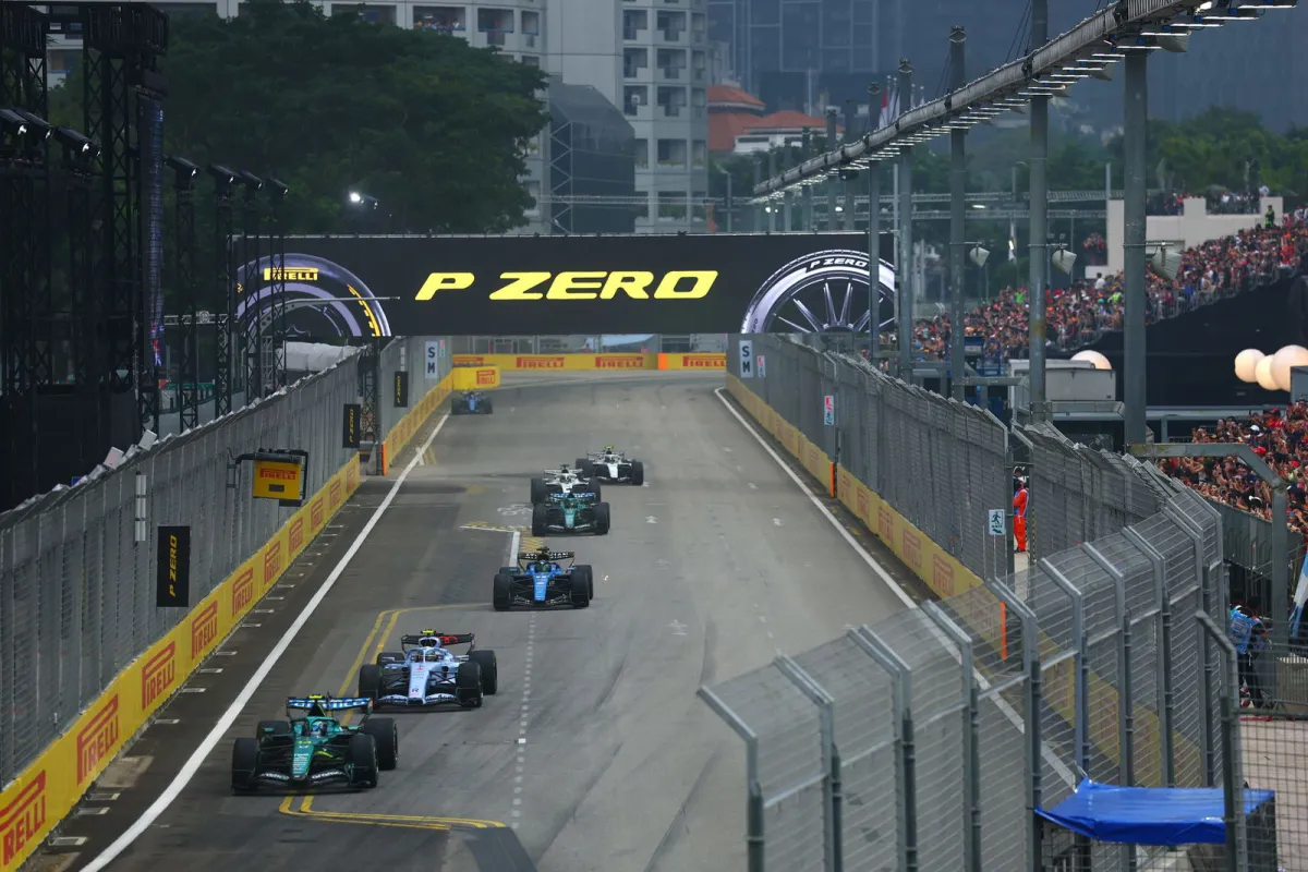 Ni el caos de Singapur salva a Fernando Alonso y Carlos Sainz: los españoles se quedan sin puntos en la Sprint
