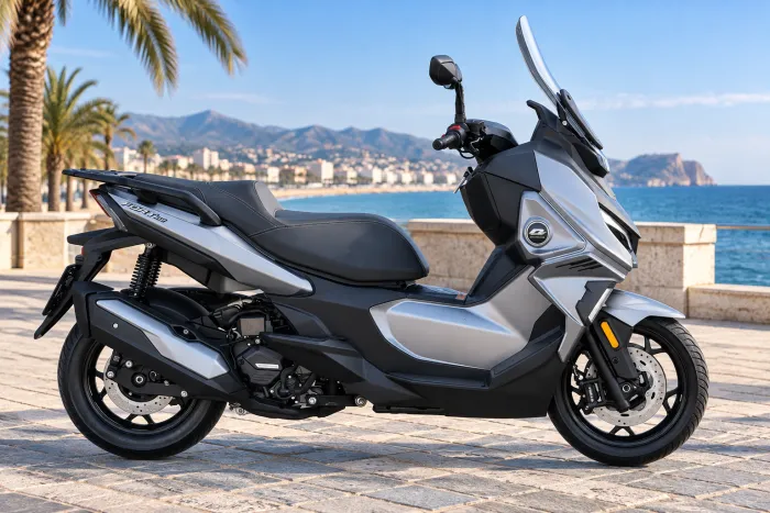 Ni Honda Forza 350 ni Zontes 368K, ojito al nuevo juguete súper equipado y con 42,2 CV que puedes comprar por menos de 5.400 €