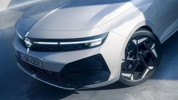 No es un OPC, pero con 280 CV sí es el Opel Astra más picante en casi una década