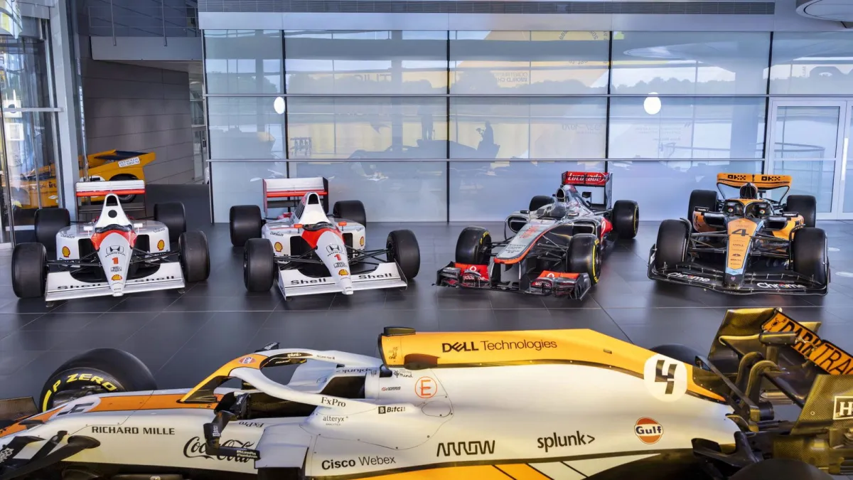 No pasa todos los días que la propia McLaren ponga a la venta cinco Fórmula 1 utilizados en carrera, y pide que sus nuevos dueños los conduzcan