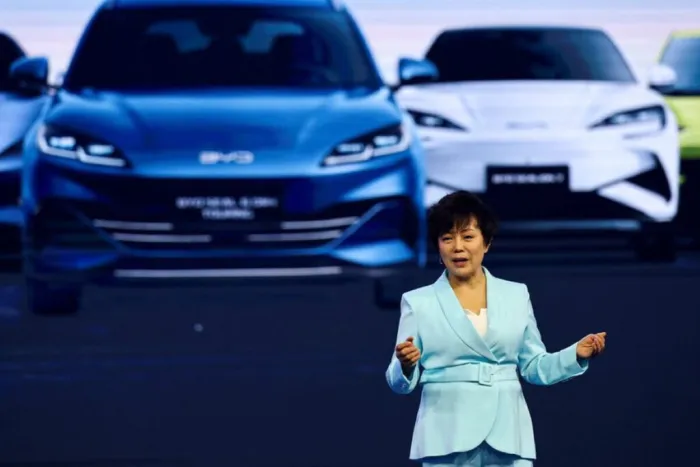 “Nos estamos preparando para ser más europeos”: BYD cambiará su estrategia en Europa y sus híbridos enchufables serán clave