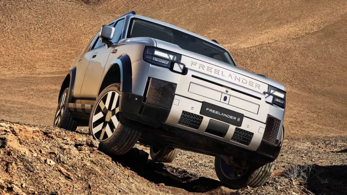 Nos hemos subido al Land Rover de Omoda, el Freelander 8, que se ha hecho mayor con seis plazas, 620 CV y butacas de "gravedad cero"