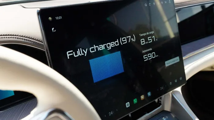 Obsesionarse con la autonomía es el mayor error al comprar un coche eléctrico en 2026: mejor recargar en 10 minutos que pagar más por una batería enorme