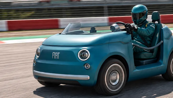 Parece un coche, casi un 600 descapotable, pero esconde el Fiat más barato de todos, a precio de scooter, que podrías llevar con carné de coche