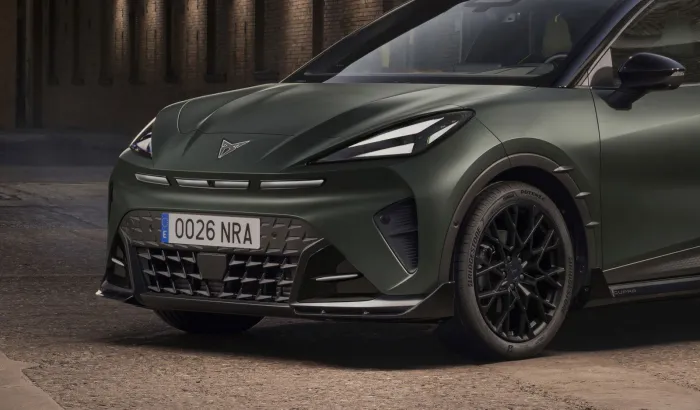 Parece un prototipo, pero este coche Made in Spain es la gran estrella de 2026, y la mejor forma de dar el salto al eléctrico con un premium y con mucho estilo