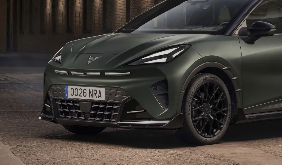 Parece un prototipo, pero este coche Made in Spain es la gran estrella de 2026, y la mejor forma de dar el salto al eléctrico con un premium y con mucho estilo