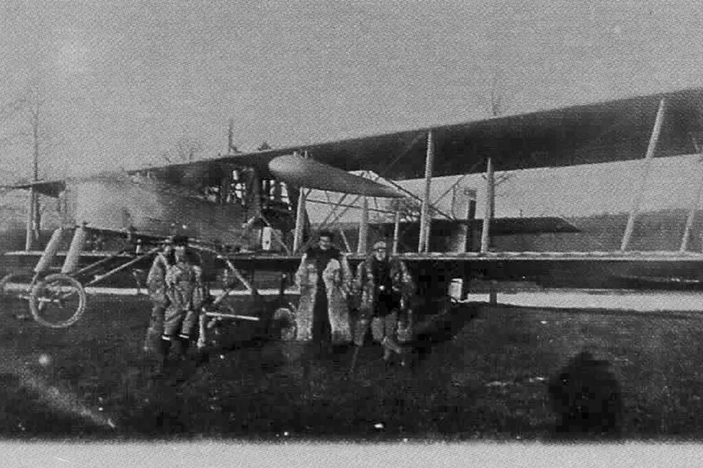 Peugeot pudo haber sido un gigante en la fabricación de aviones. Decidieron que era mejor destruir su propia fábrica que intentar sobrevivir a otro bombardeo nazi