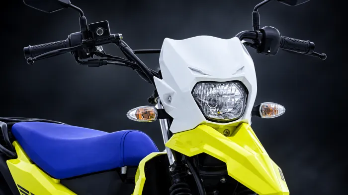 Por 1.025€, esta scooter crossover de Suzuki es una anticrisis de 1,9L a los 100km que nos gustaría tener en España