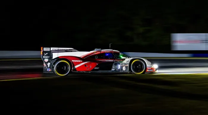Porsche Penske Motorsport conquista Petit Le Mans en medio de la noche que definió la temporada