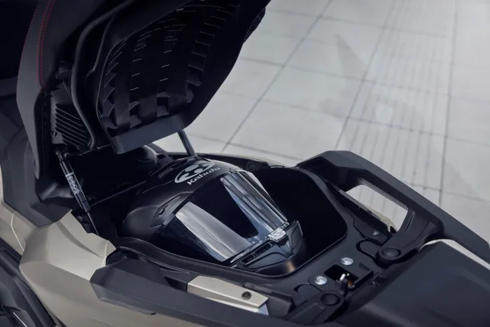Premium, e indestructible, la alternativa a la TMAX de Honda es más barata, más potente, y la puedes comprar por 149 euros al mes