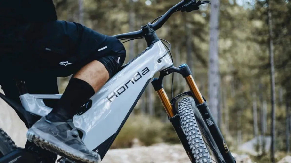Primeras imágenes de la bicicleta eléctrica de montaña de Honda, una Rotwild a la japonesa