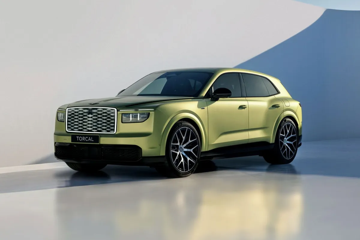 Primeras imágenes del Bentley Torcal, el SUV de 888 CV que quiere reinventar el coche de lujo