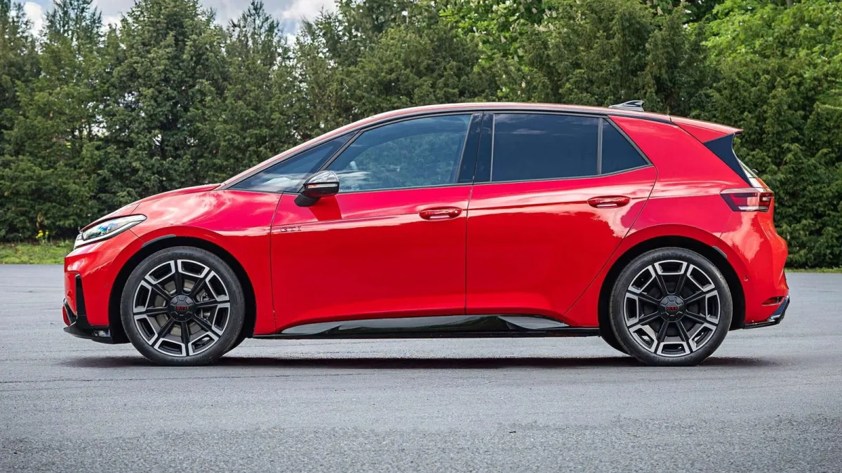 Primeras imágenes del GTI más potente de la historia de Volkswagen, que tiene tracción trasera y también un gran 'pero'