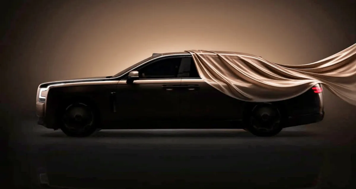 Primeras imágenes del Rolls-Royce Ghost de BYD, una enorme limusina de 5,5 m y más de 1.100 CV