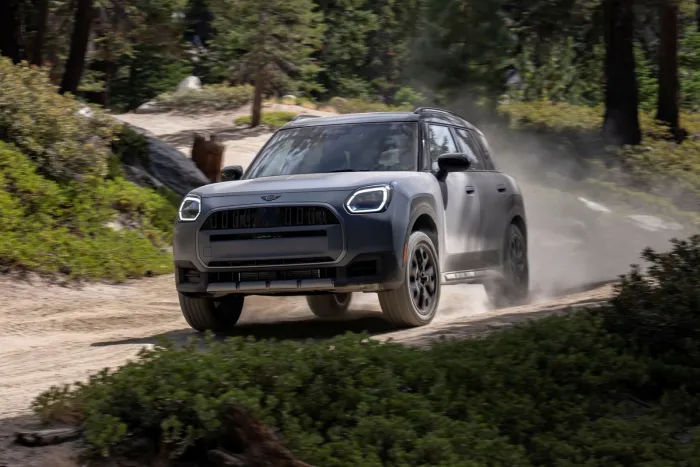 Primeras imágenes del SUV más 4x4 de MINI, un Countryman sin miedo al off-road que también podrás usar como Camper