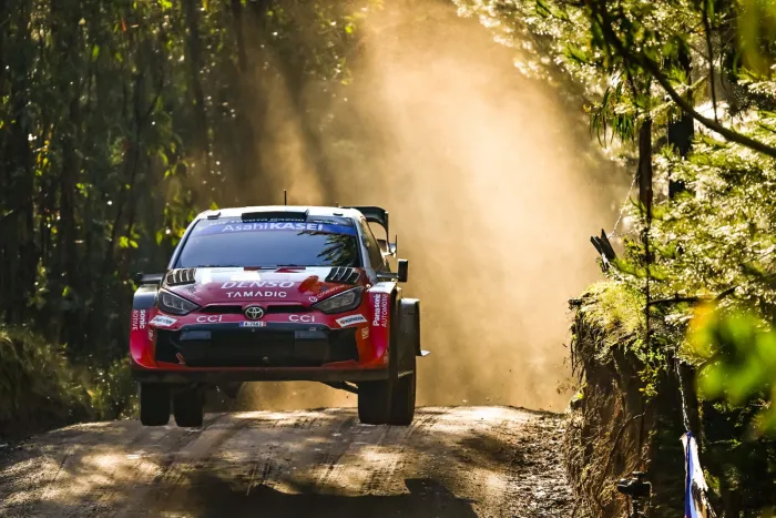Rally de Chile: Toyota domina tras el accidente de Thierry Neuville con cuatro GR Yaris Rally1 en el Top5