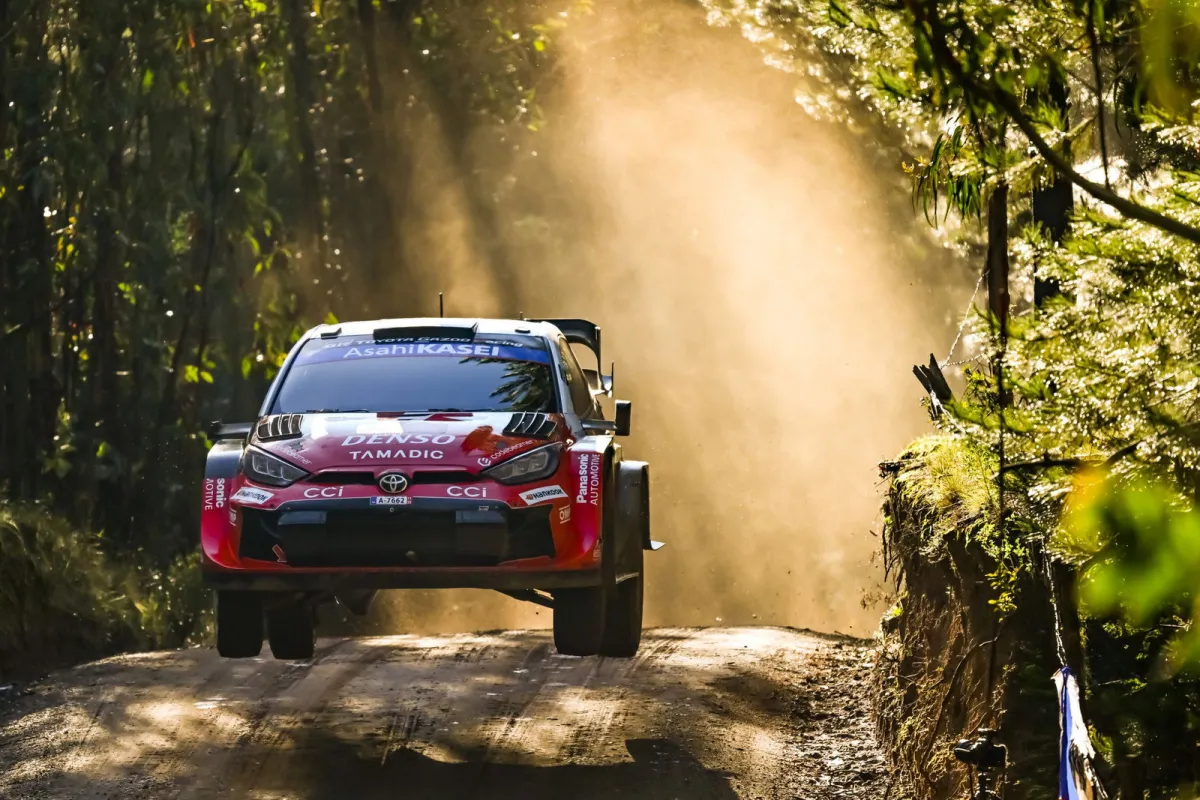 Rally de Chile: Toyota domina tras el accidente de Thierry Neuville con cuatro GR Yaris Rally1 en el Top5