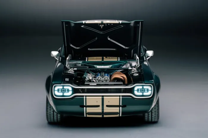 Su corazón de 330 CV pesa 85 kg, llega a las 10.000 rpm y es posiblemente el Ford Escort definitivo