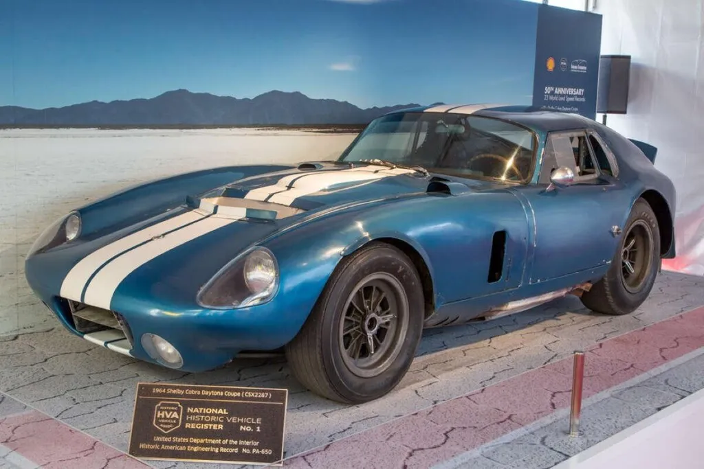 Su dueña se suicidó y entonces descubrieron el secreto que había guardado durante 30 años: un Shelby Cobra de cuatro millones