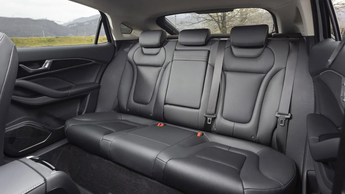 Tan grande como un Audi A6 pero a precio de Toyota Yaris, esta berlina con motor turbo, cambio automático y 160 CV es el ofertón del momento