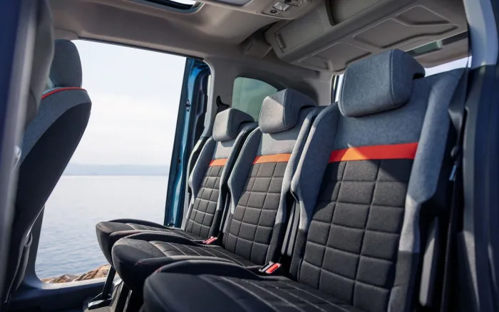 Todos en España comprando SUV como locos y llegan los franceses y ofrecen, por 25.000 €, 5,4 l/100 km, 1.000 km de autonomía y 850 l de maletero en esta perfecta alternativa Made in Spain
