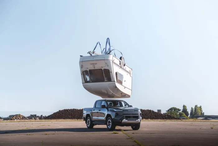 Toyota emula a Top Gear y somete a su Hilux a la más famosa de las pruebas de durabilidad