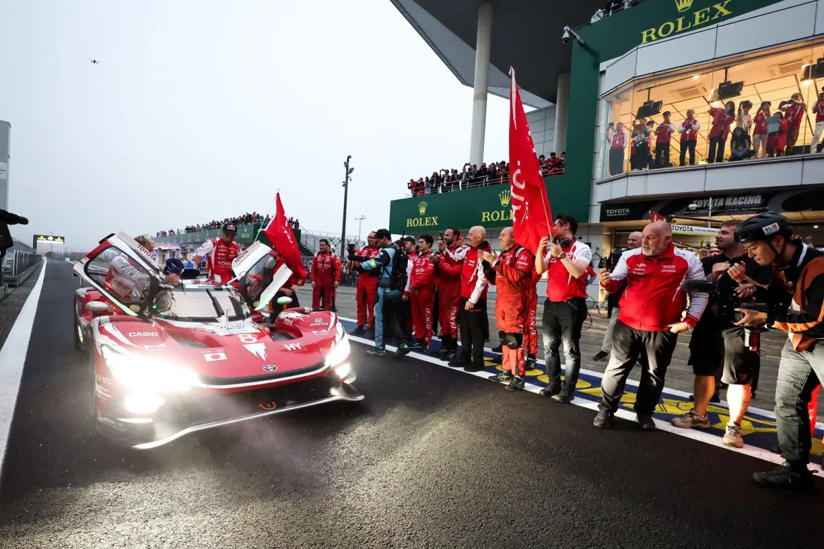 Toyota Racing vuelve a ganar en casa tras una estrategia magistral en el final de las 6 Horas de Fuji
