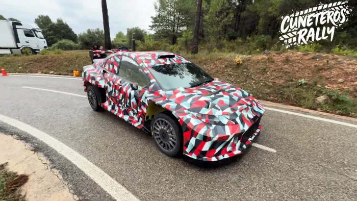 Toyota ya 'rueda' en Cataluña su nuevo WRC27 con Kalle Rovanperä y Ott Tänak como probadores de lujo
