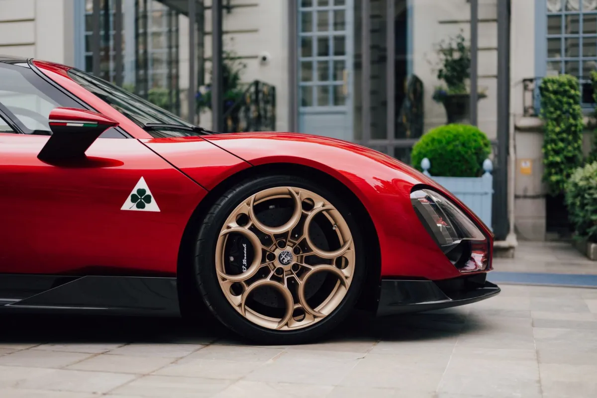 Un nuevo Alfa Romeo está en camino, un coche que será único y que tendrá mucho de 33 Stradale