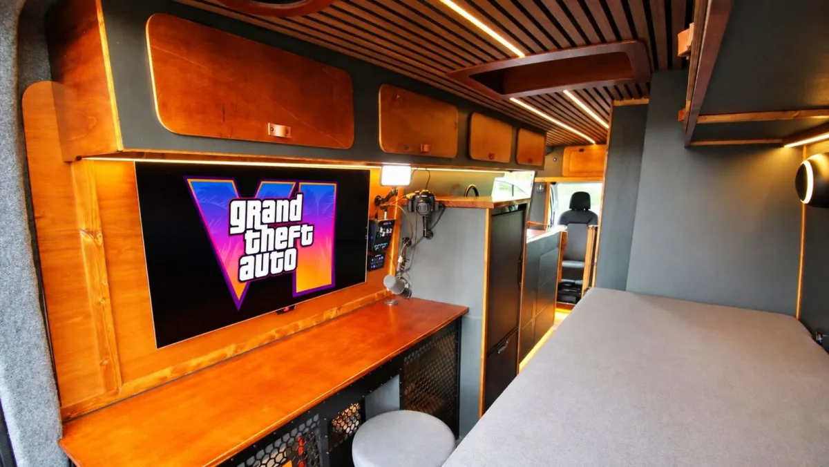 Ya llega GTA 6 y esta es la camper Volkswagen perfecta, con un interior de madera tipo "sala gaming", para aislarte del mundo